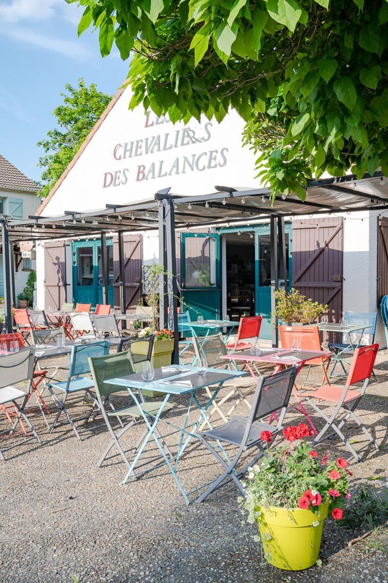 Hotel Les Chevaliers Des Balances Saint-Aubin  Exterior foto